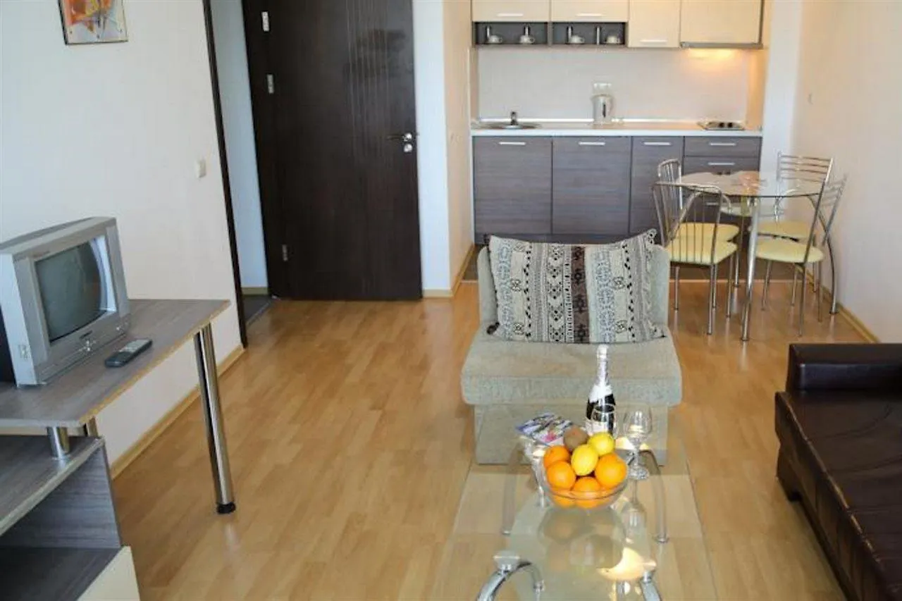 Mountain Paradise By The Walnut Trees - Free Wellness Μπάνσκο 4*,  Βουλγαρία