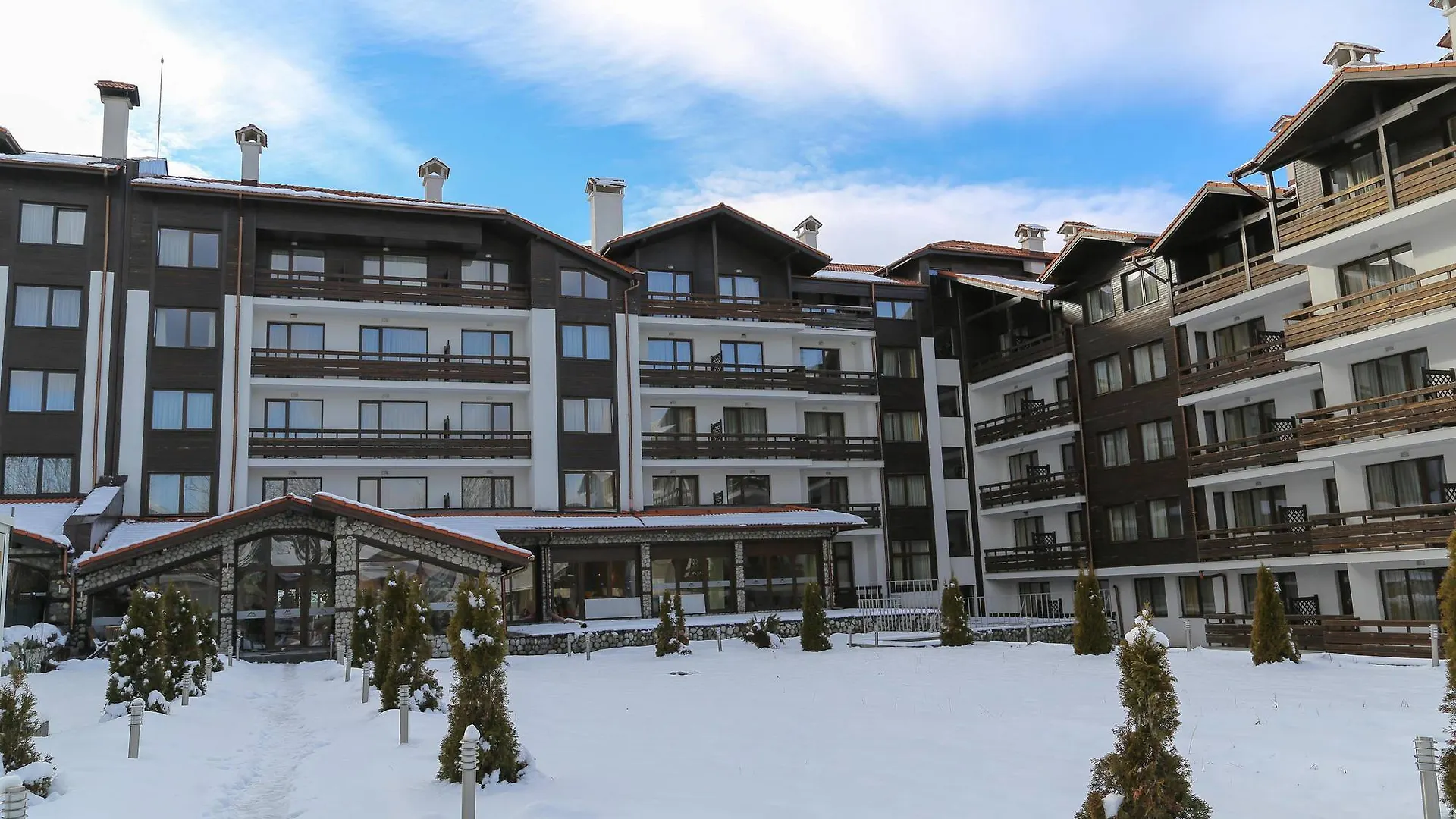 Mountain Paradise By The Walnut Trees - Free Wellness Μπάνσκο 4*,